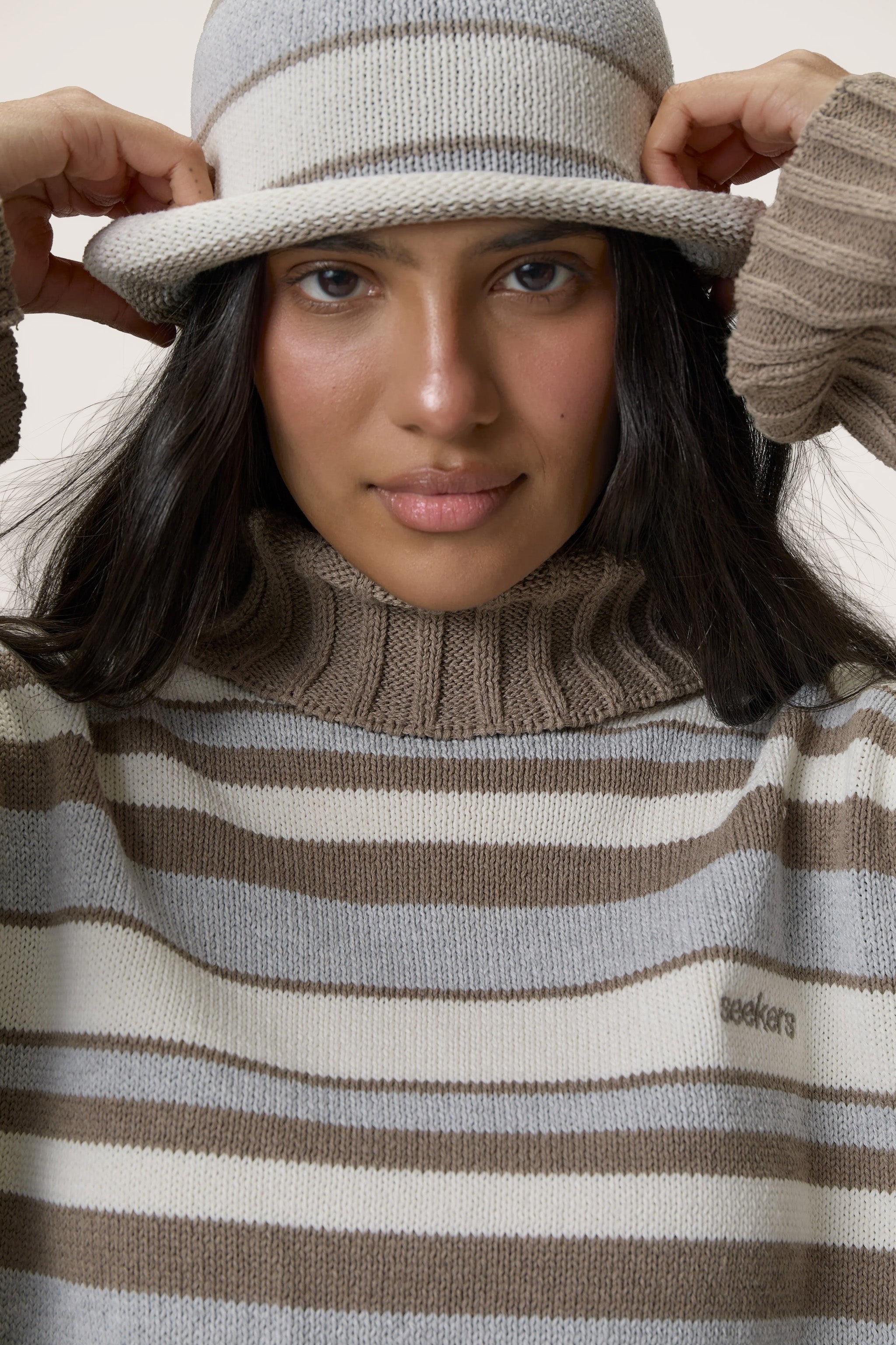 Bella Stripe Roll Hat in Grey