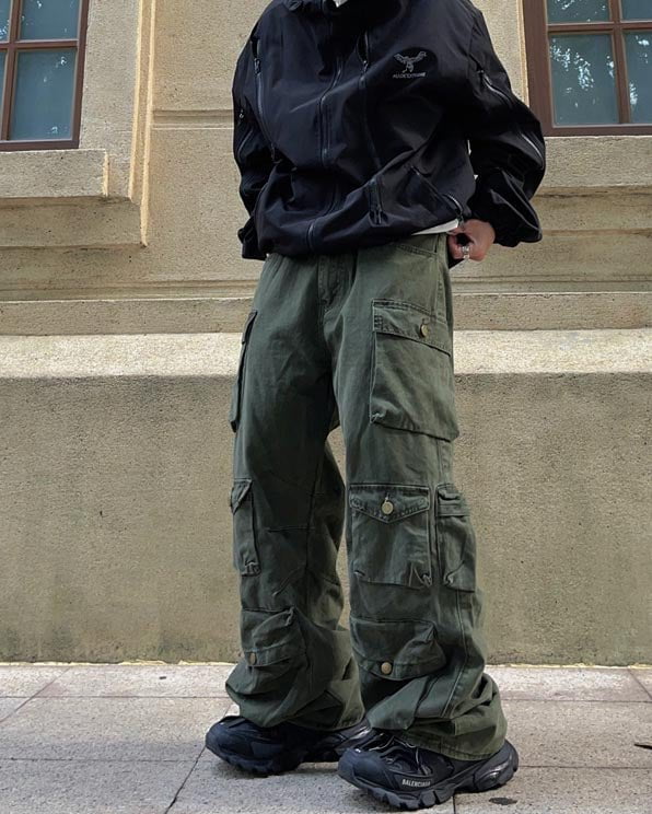 Multi-Pocket Straight-Leg Workwear Jeans