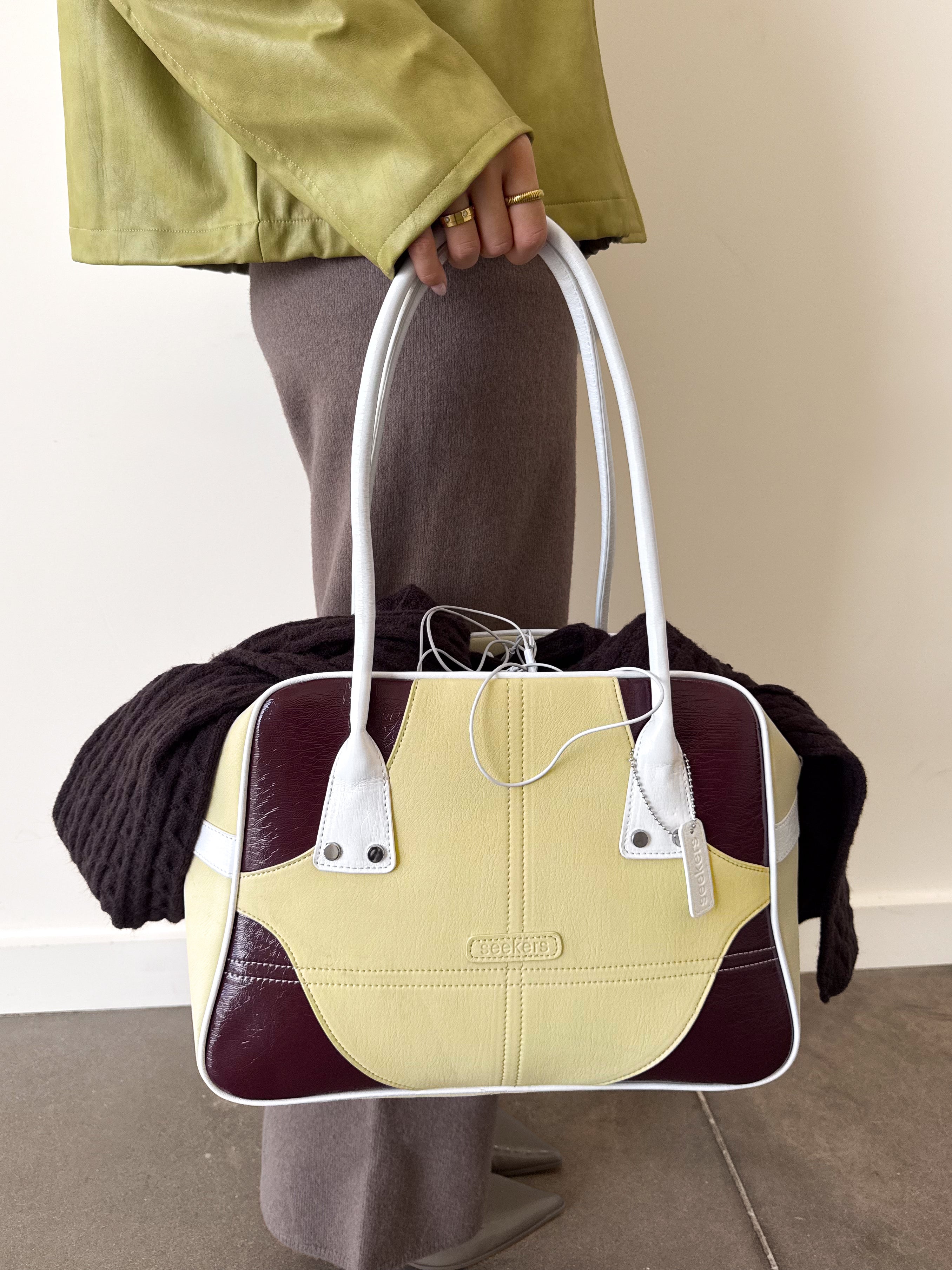 Kitty Shoulder Bowling Bag in Multi Apple