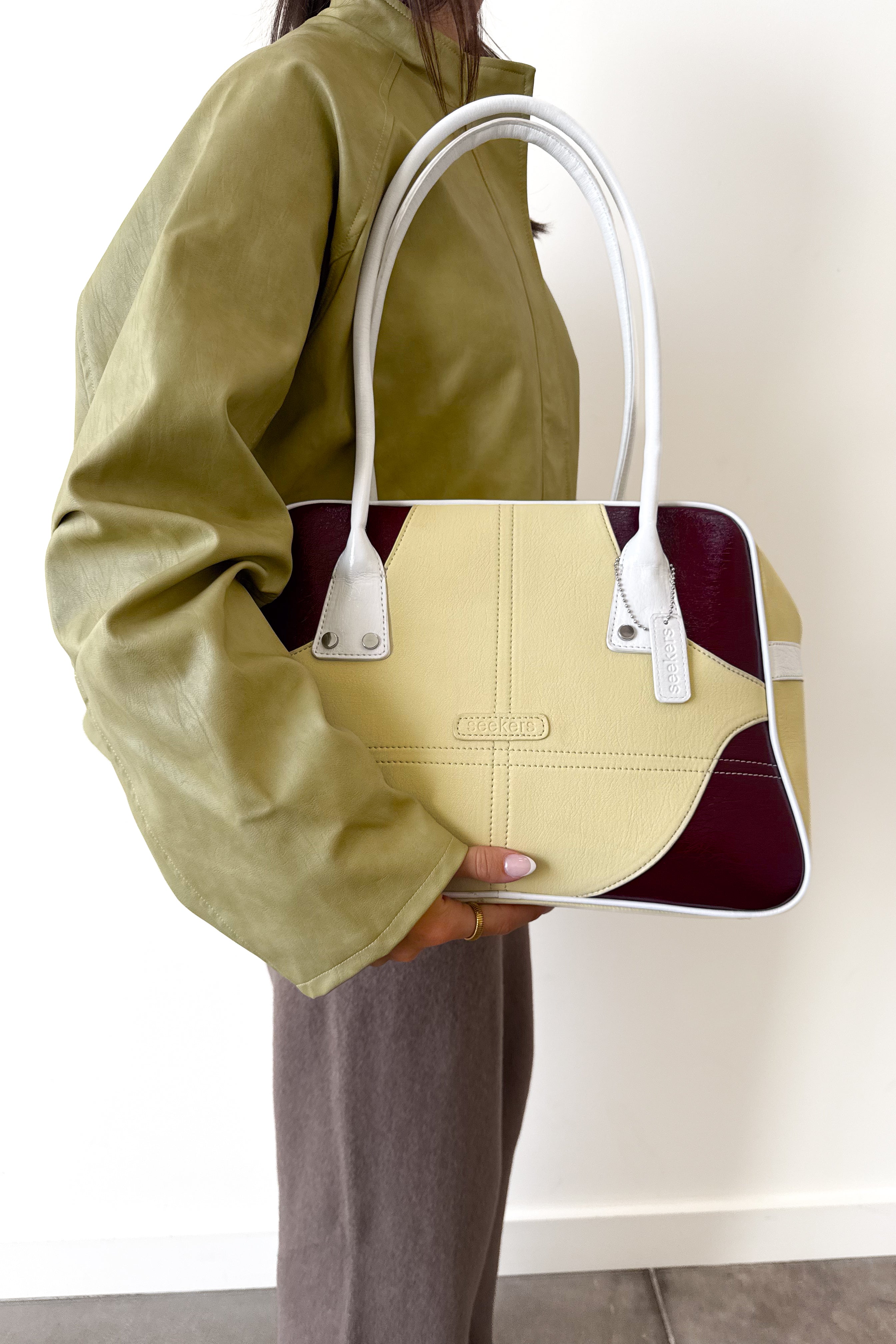Kitty Shoulder Bowling Bag in Multi Apple