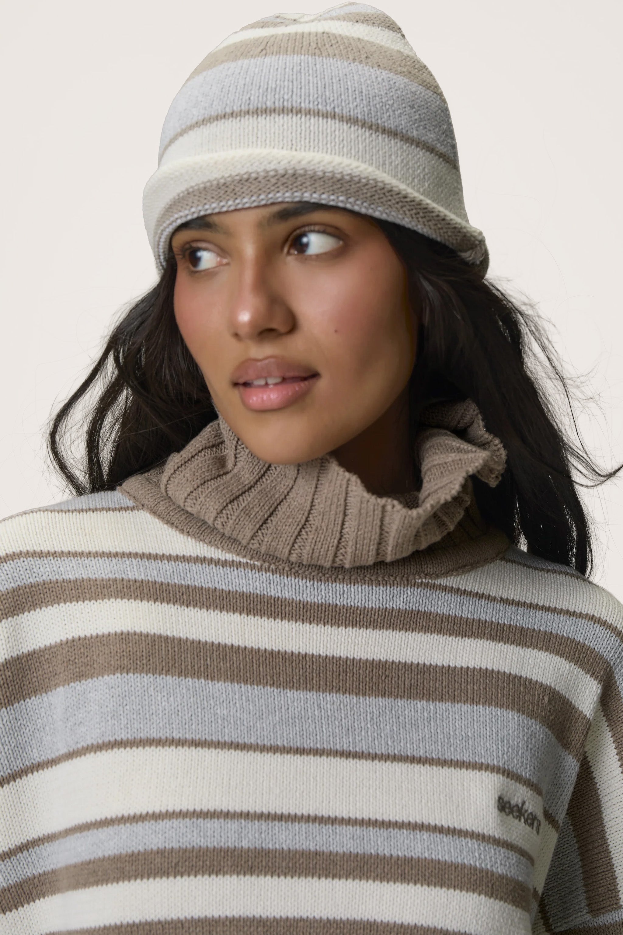Bella Stripe Roll Hat in Grey