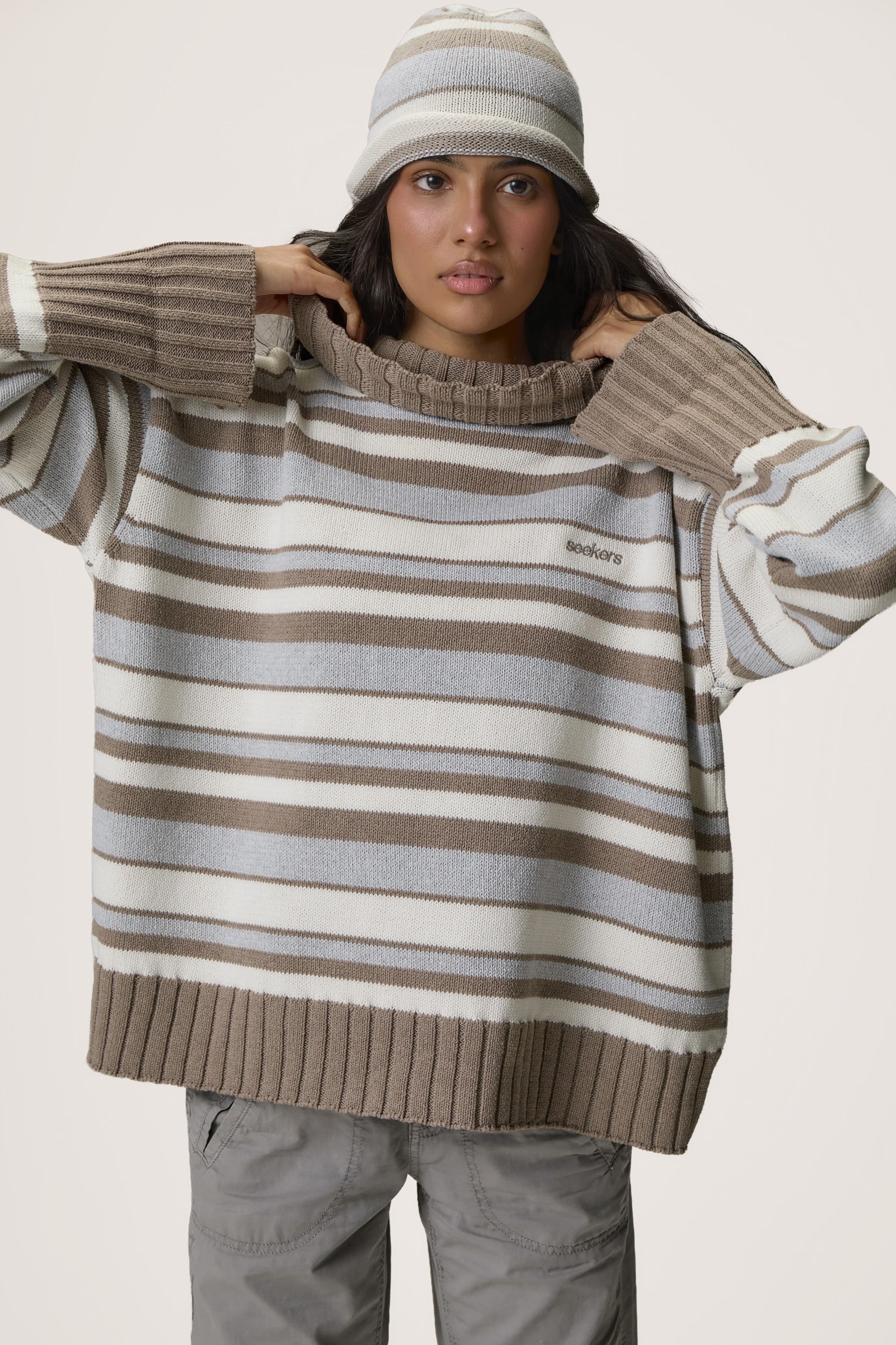 Bella Stripe Roll Hat in Grey