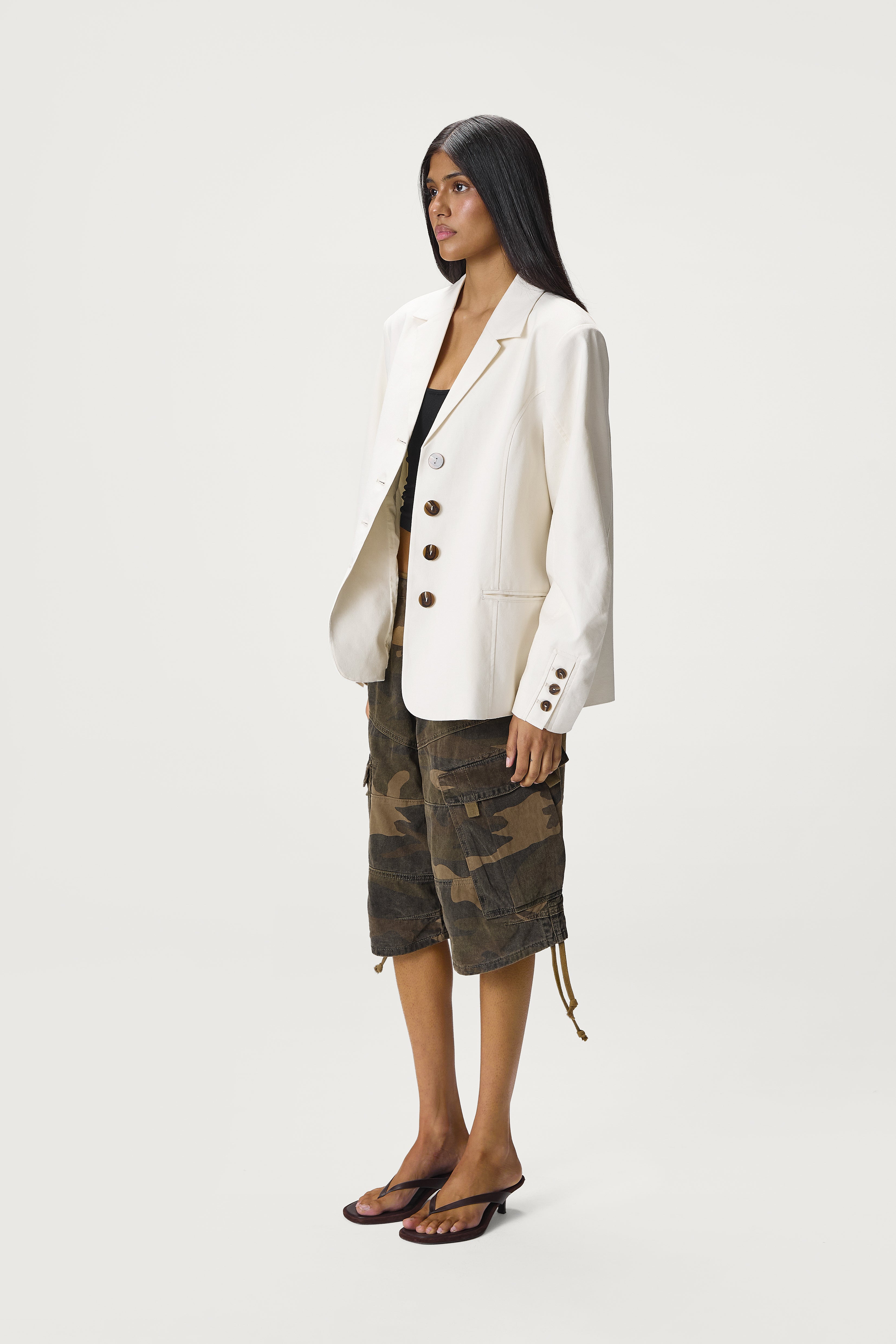 Frankie Boxy Linen Blazer in Cream